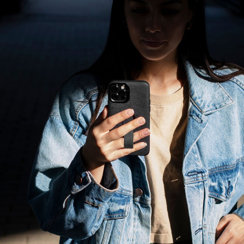 Kryt s poutkem iPhone 15 Pro Peak Design Mobile Everyday Loop Case V2 - půlnočně modrý - iSTYLE CZ