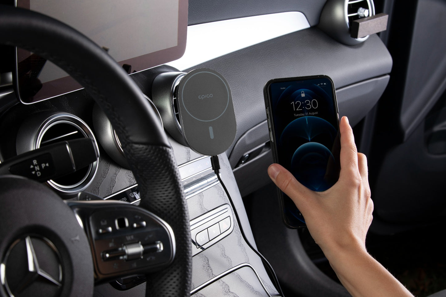 Bezdrátová autonabíječka Epico Ellipse s podporou MagSafe a s adaptérem v balení - vesmírně šedá - iSTYLE CZ