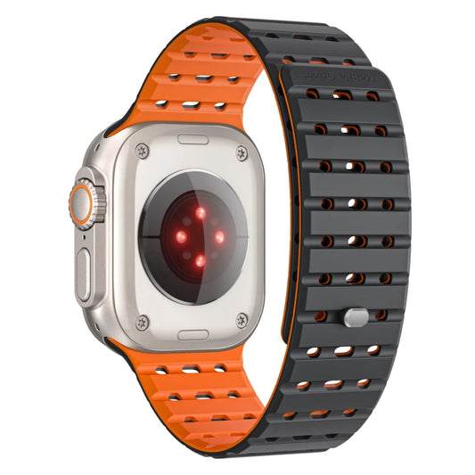 Řemínek pro Apple Watch 44/45/46/49 mm Mobile Origin Elegant Strap s magnetickým zapínáním – černo-oranžový