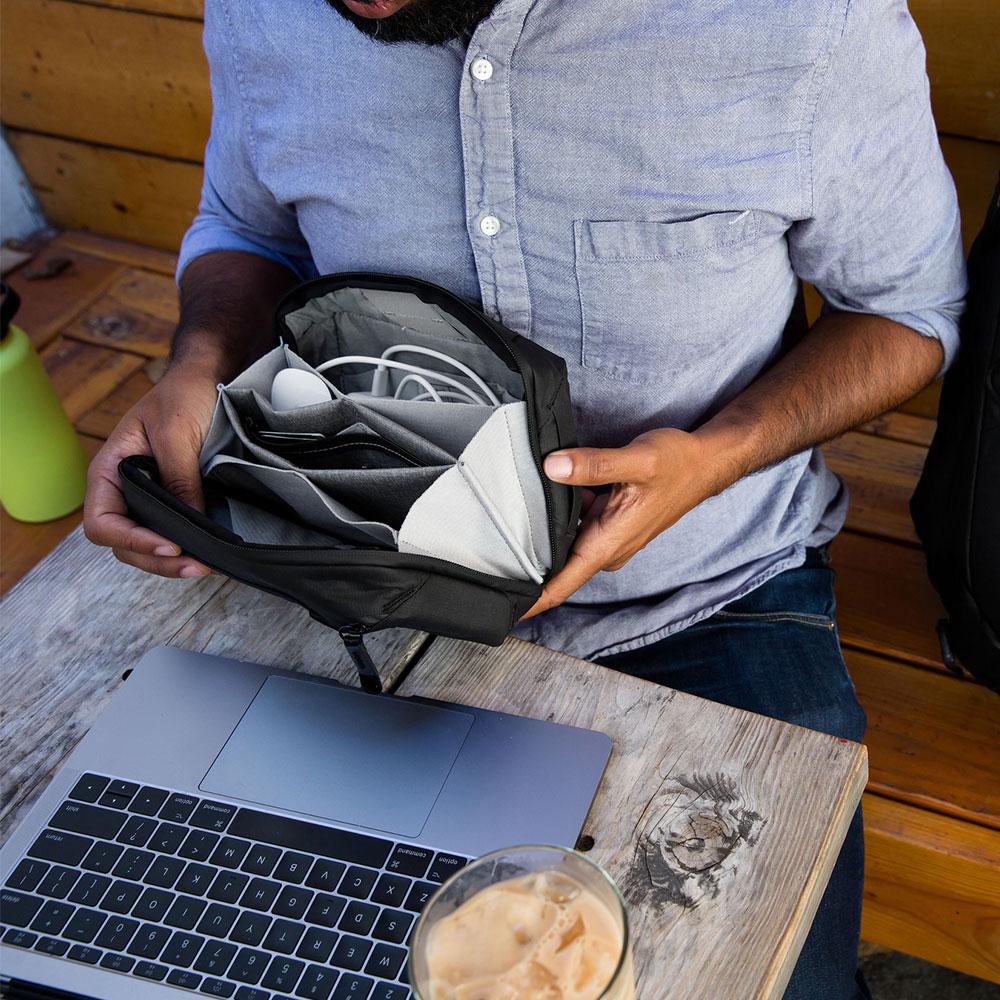 Organizér s jednoduchým přístupem Peak Design Tech Pouch - černý - iSTYLE CZ