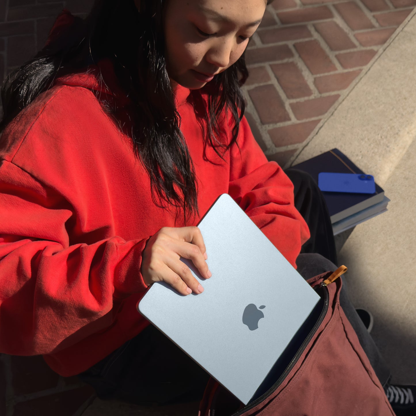 MacBook Air 13,6", Apple M4 10jádrové CPU, 10jádrové GPU, 16GB, 512GB SSD, CZ - temně inkoustový - iSTYLE CZ