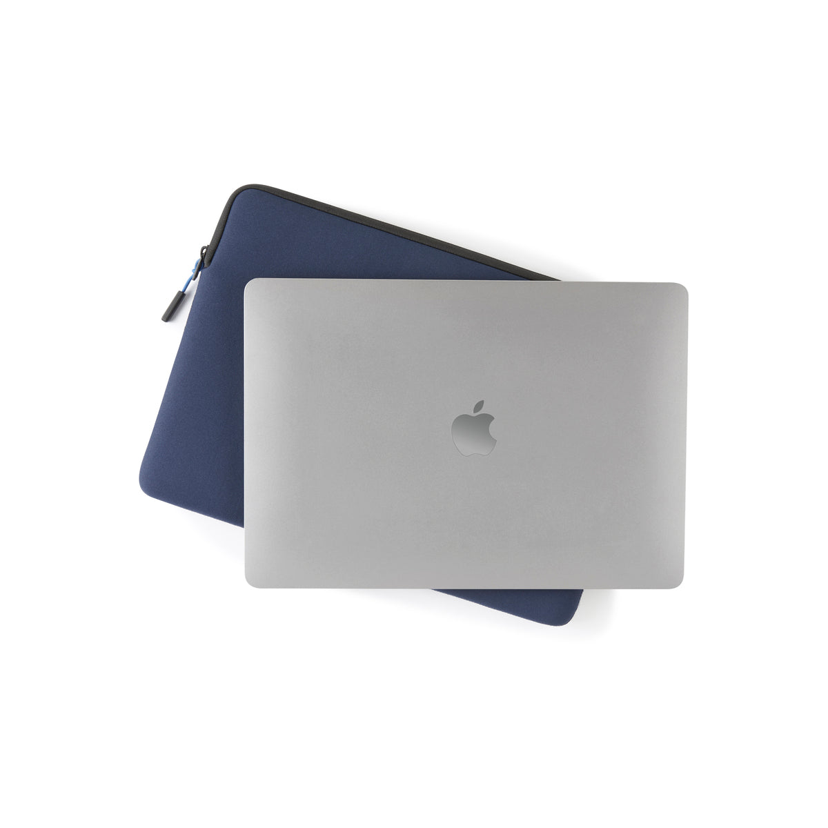 Obal pro Macbook 14" Pipetto Classic Fit Sleeve - tmavě modrý - iSTYLE CZ