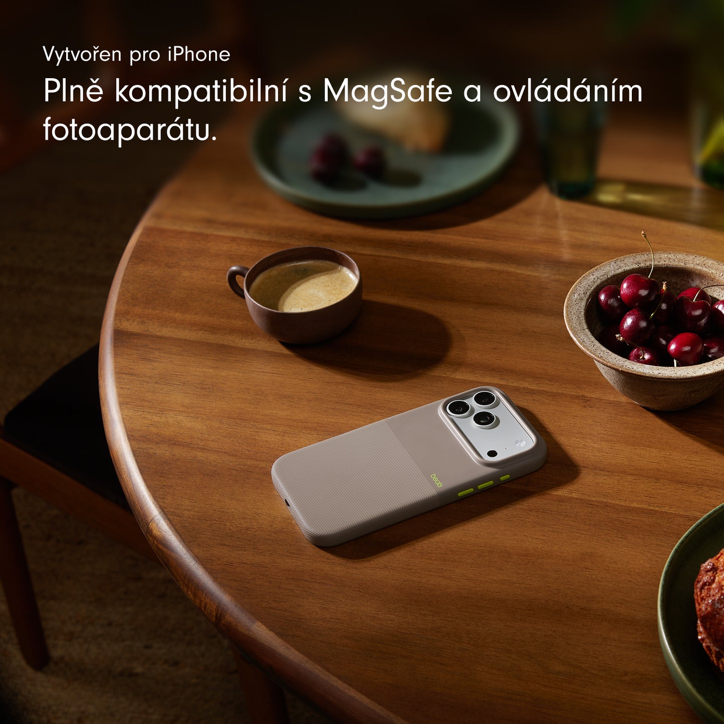 Odolný kryt pro iPhone 17 Pro Max Beats s MagSafe a ovladačem fotoaparátu - alpsky šedý - iSTYLE CZ