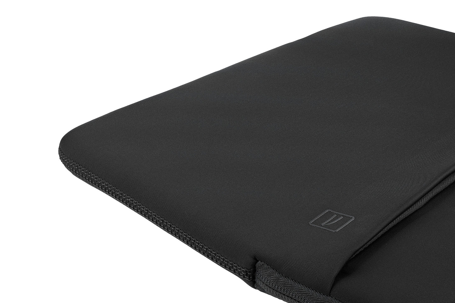 Neoprenový obal Tucano Top pro MacBook Pro 16" - černý - iSTYLE CZ