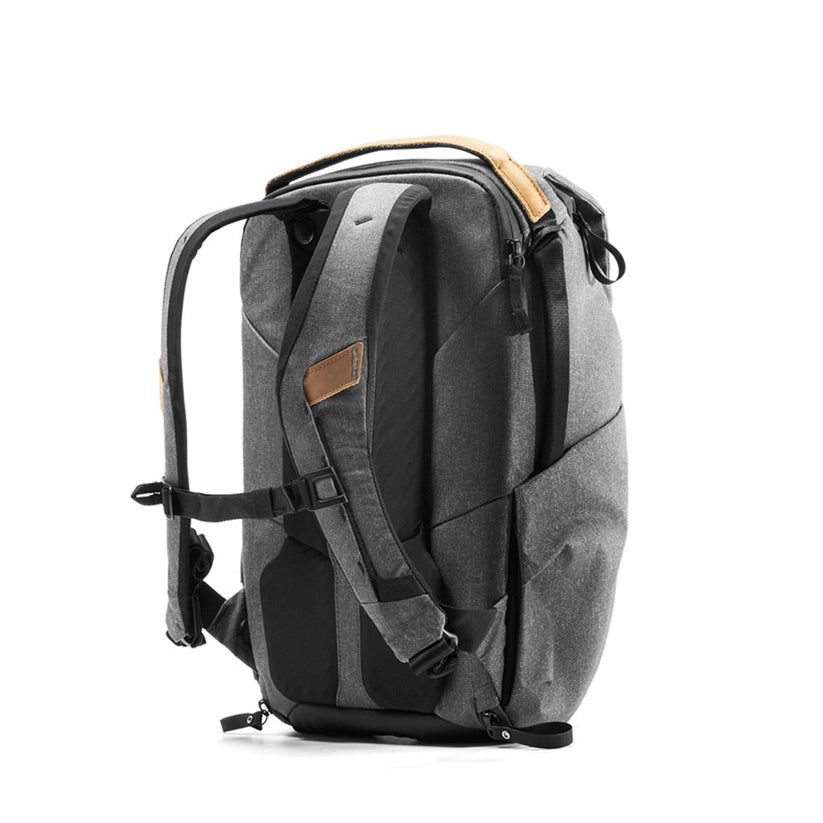 Batoh Peak Design Everyday Backpack 20L v2 - Charcoal (tmavě šedý) - iSTYLE CZ