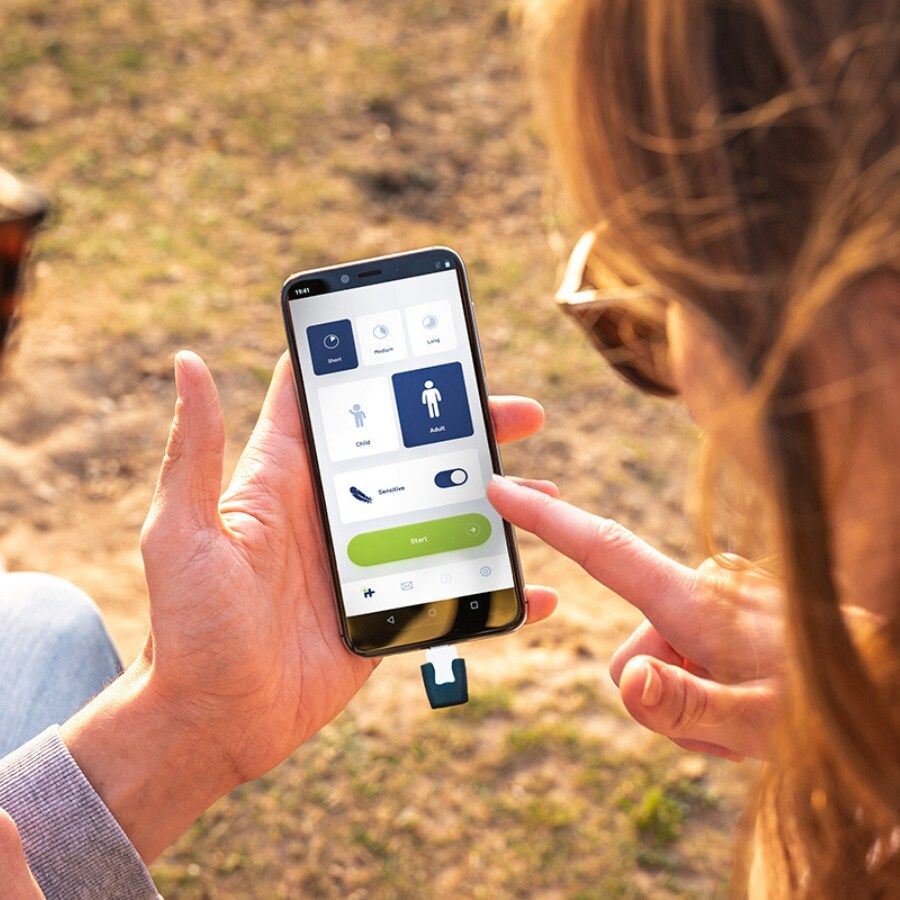 Ošetření bodnutí hmyzem pomocí smartphonu Heat it (USB-C) - iSTYLE CZ