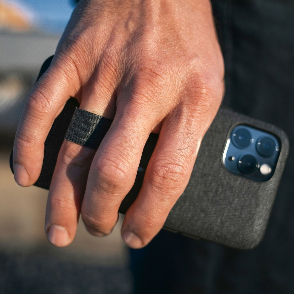 Kryt s poutkem iPhone 15 Pro Peak Design Mobile Everyday Loop Case V2 - půlnočně modrý - iSTYLE CZ
