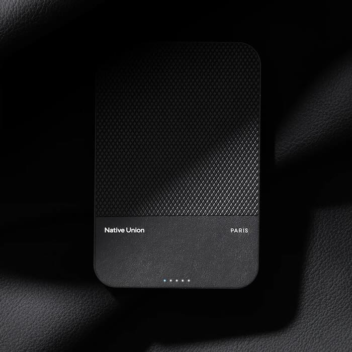 MagSafe powerbanka Native Union (Re)Classic 5000mAh - modrá - iSTYLE CZ