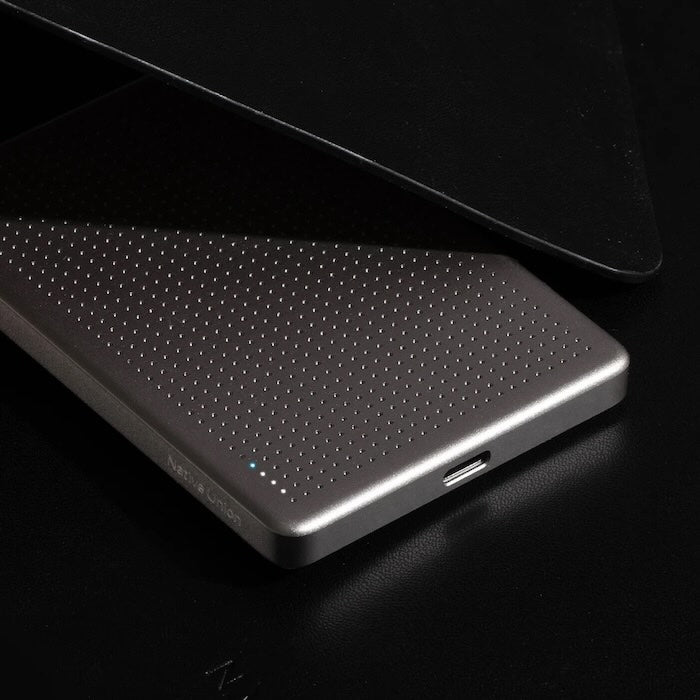 MagSafe powerbanka Native Union Active 5000mAh - bronzová - iSTYLE CZ