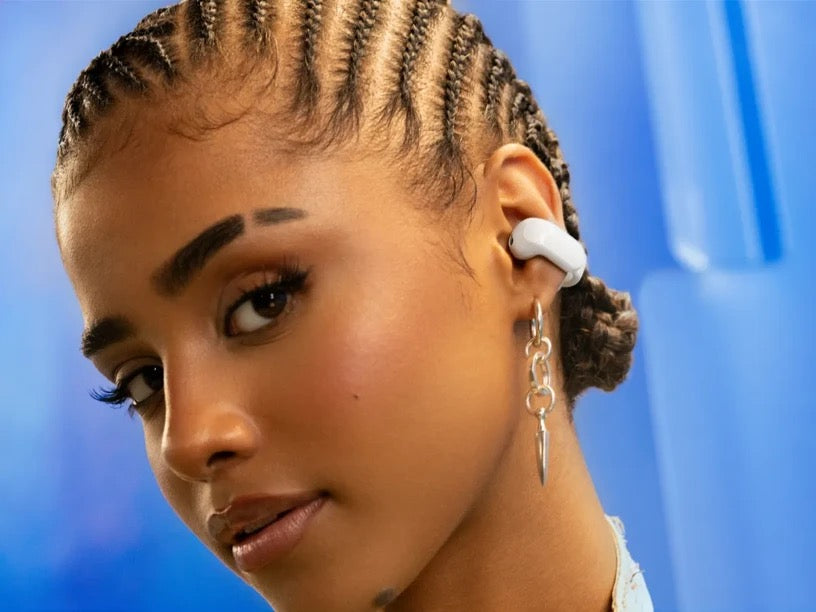 Bezdrátová sluchátka Bose Ultra Open Earbuds White Diamond 60th Edition - bílá - iSTYLE CZ