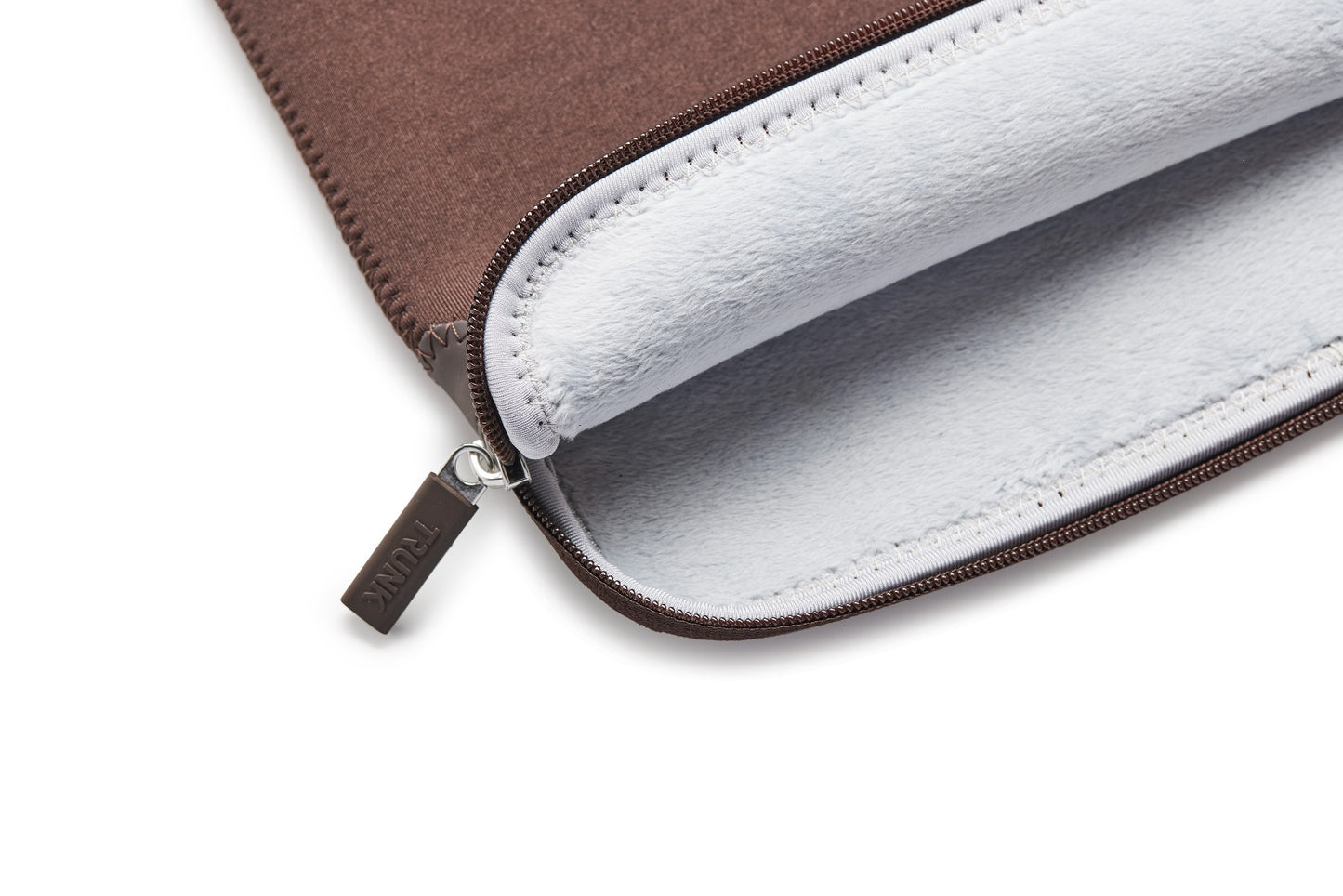 Pouzdro pro MacBook 13" Trunk Neoprene Sleeve - hnědé - iSTYLE CZ