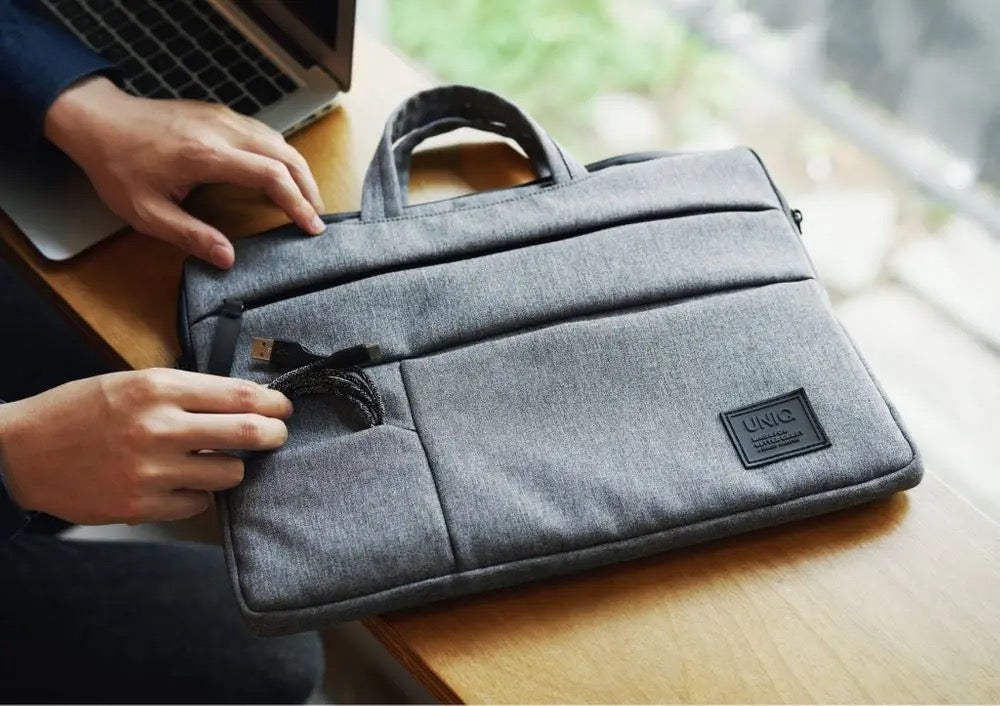 Brašna pro 15" MacBook UNIQ Cavalier - šedý - iSTYLE CZ