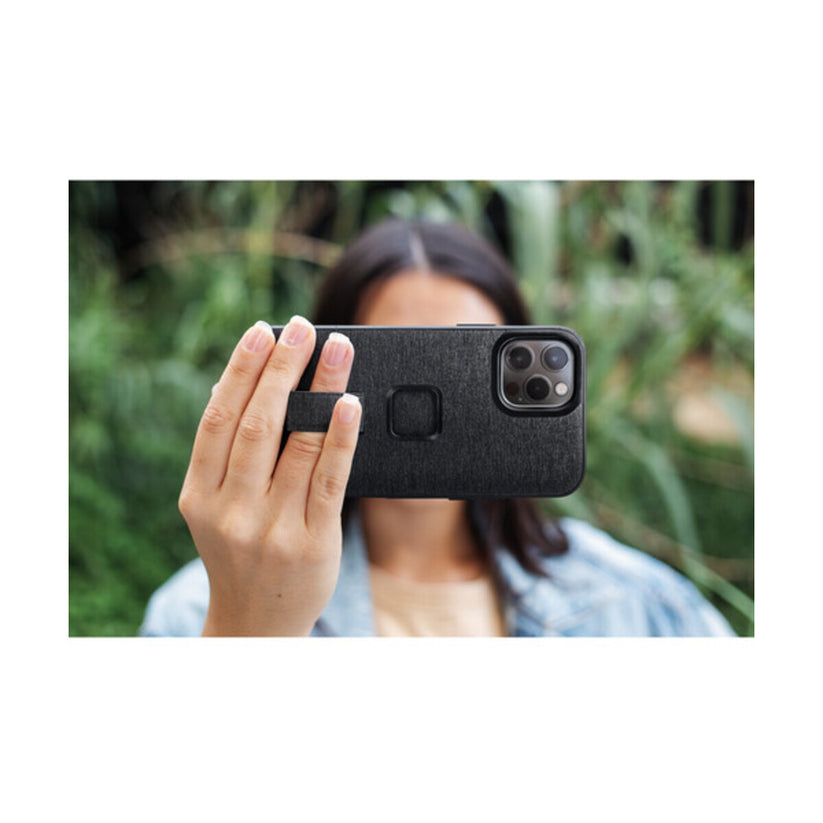 Kryt s poutkem na iPhone 13 Peak Design Mobile Everyday Loop - šedý