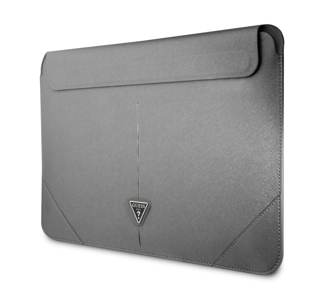 Obal Guess Saffiano Triangle Metal Logo pro MacBook 16" - stříbrný - iSTYLE CZ