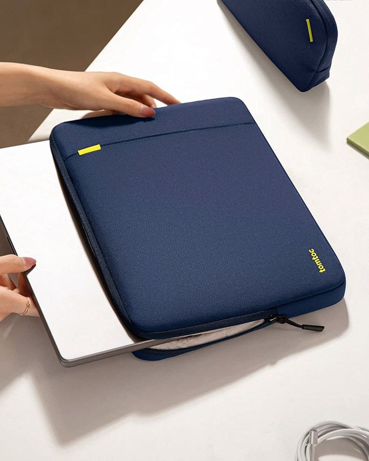 Pouzdro a brašna pro MacBook Pro 16" tomtoc Sleeve Kit - modré - iSTYLE CZ