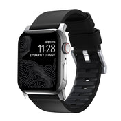 Řemínek pro Apple Watch 42/44/45/49 mm Nomad Active Strap Pro - černý se stříbrnou přezkou - iSTYLE CZ