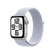 Apple Watch SE GPS 40mm stříbrné hliníkové pouzdro s oblačně modrým provlékacím sportovním řemínkem (otevřený) - iSTYLE CZ