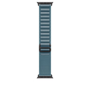 Řemínek pro Apple Watch 44/45/46/49 mm Apple světle modrý Alpský tah - střední - provedení z černého titanu - iSTYLE CZ