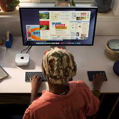 Mac_mini_M6_Silver_PDP_Image_Position_7__cs-CZ