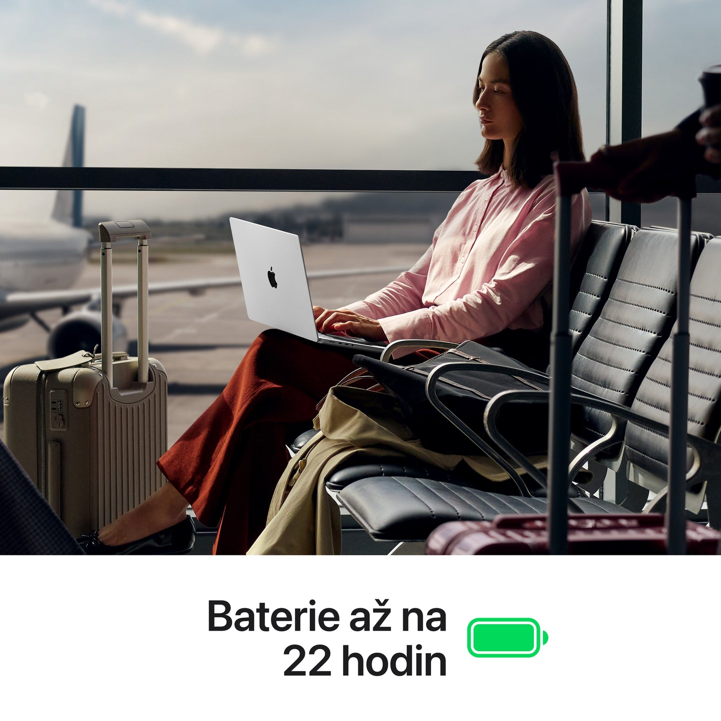 MacBook Pro 14,2", Apple M5 Pro 15jádrové CPU, 16jádrové GPU, 24GB, 1TB SSD – stříbrný (otevřený) - iSTYLE.cz
