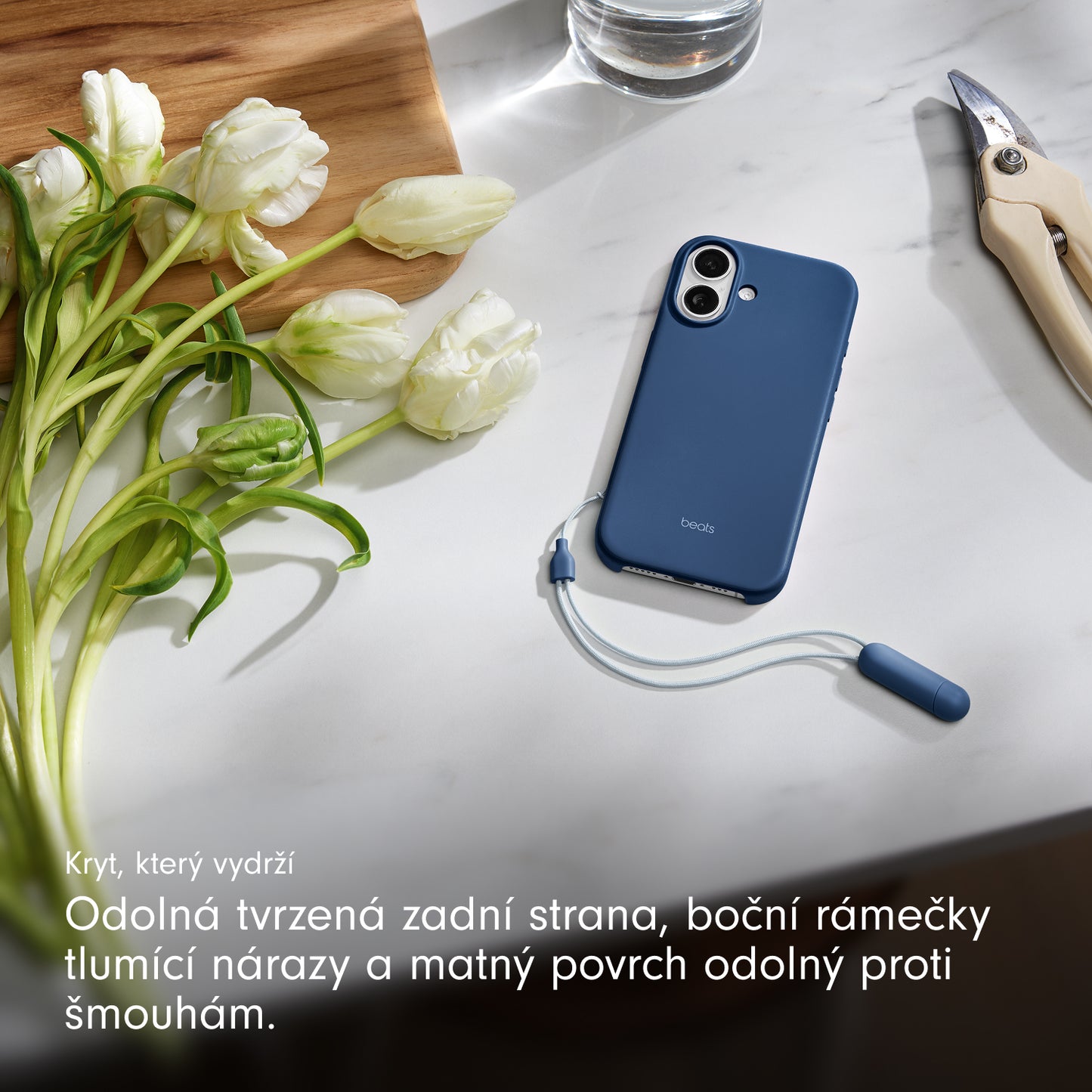 Kryt se stojánkem pro iPhone 17 Beats s MagSafe a ovladačem fotoaparátu - hlubinně modrý - iSTYLE CZ