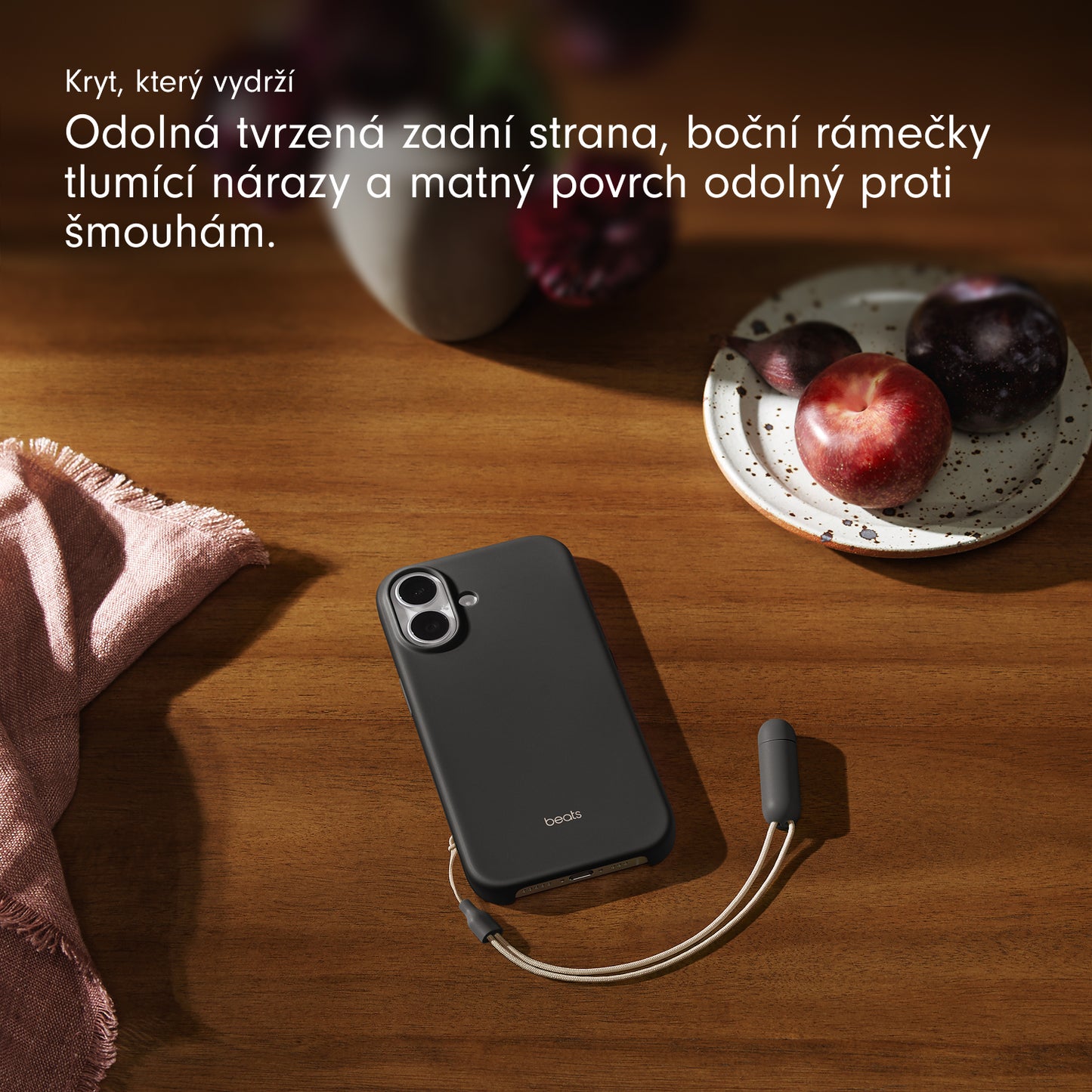 Kryt se stojánkem pro iPhone 17 Beats s MagSafe a ovladačem fotoaparátu - granitově šedý - iSTYLE CZ