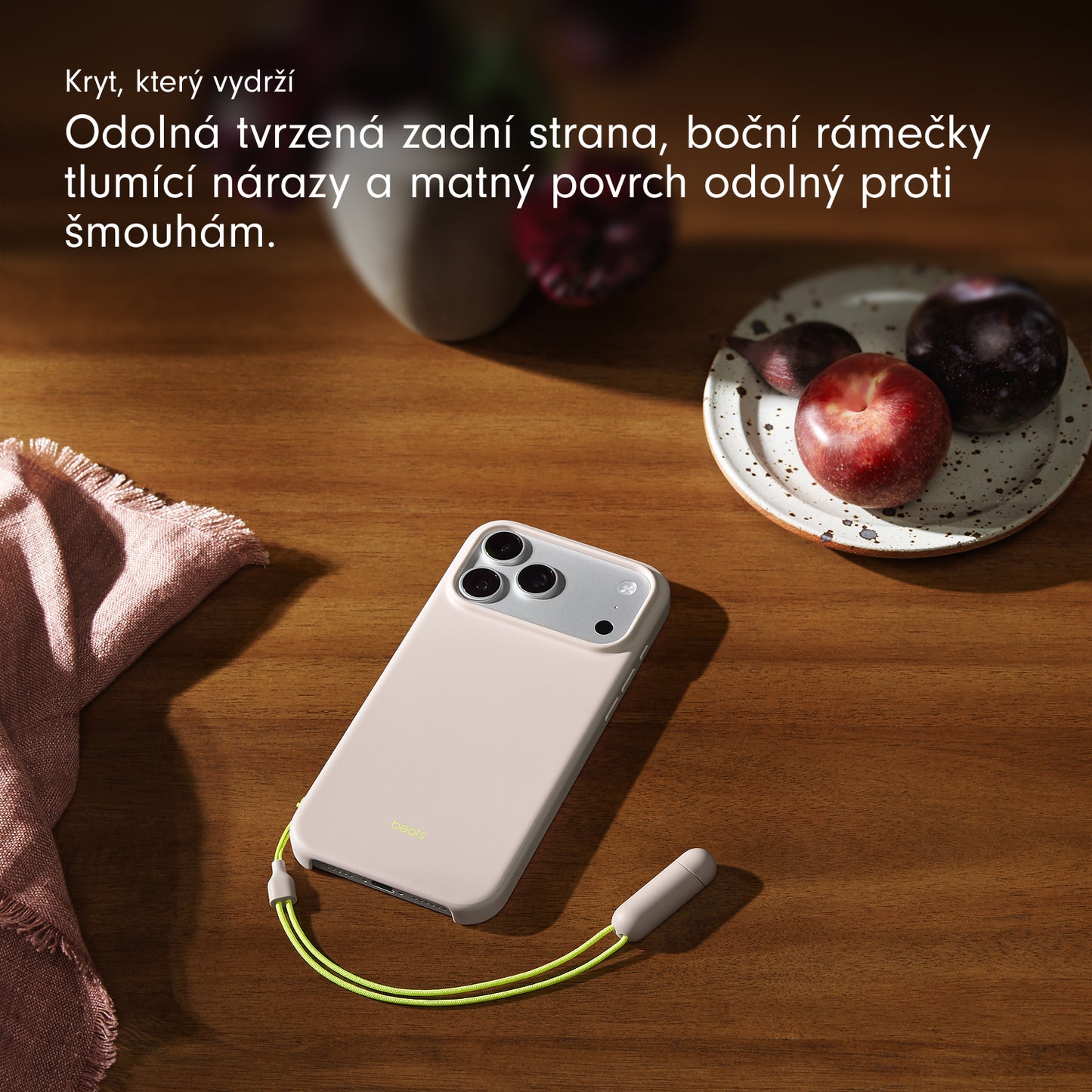 Kryt se stojánkem pro iPhone 17 Pro Max Beats s MagSafe a ovladačem fotoaparátu - vápencově šedý - iSTYLE CZ