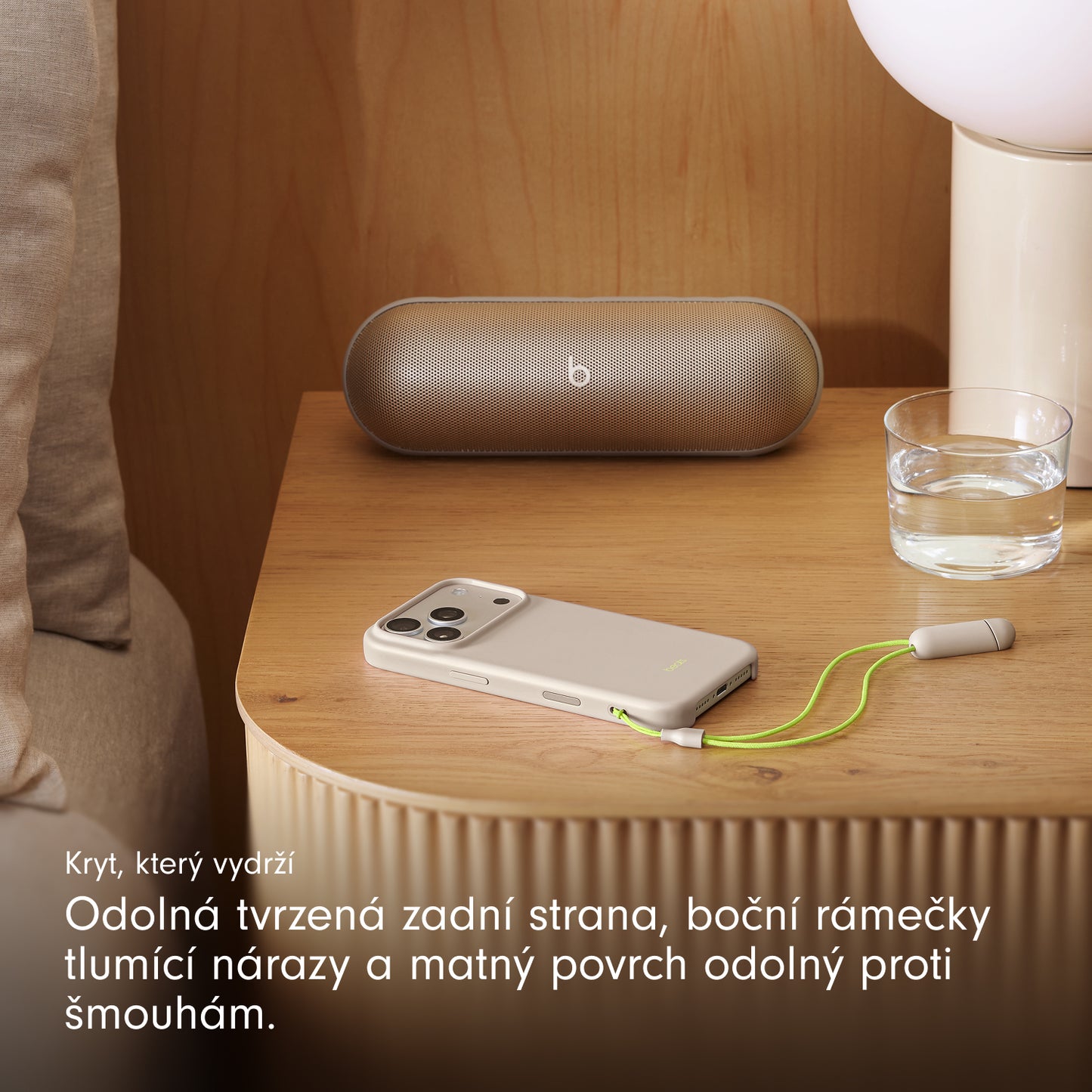 Kryt se stojánkem pro iPhone 17 Pro Beats s MagSafe a ovladačem fotoaparátu - vápencově šedý - iSTYLE CZ