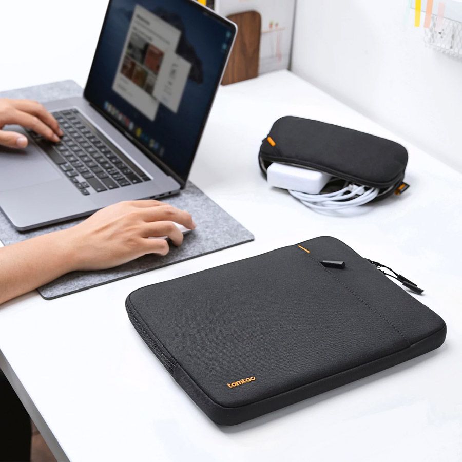 Brašna pro MacBook Pro 14" tomtoc Briefcase – černá