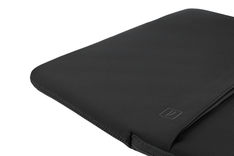 Neoprenový obal Tucano Top pro MacBook Pro 16" - černý - iSTYLE CZ