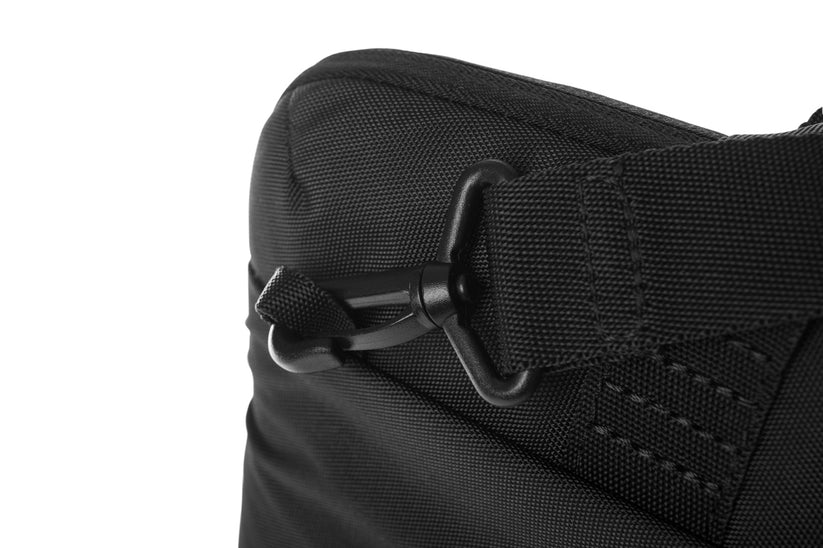 Brašna Tucano Smilza Super Slim pro MacBook 16" - černá - iSTYLE CZ