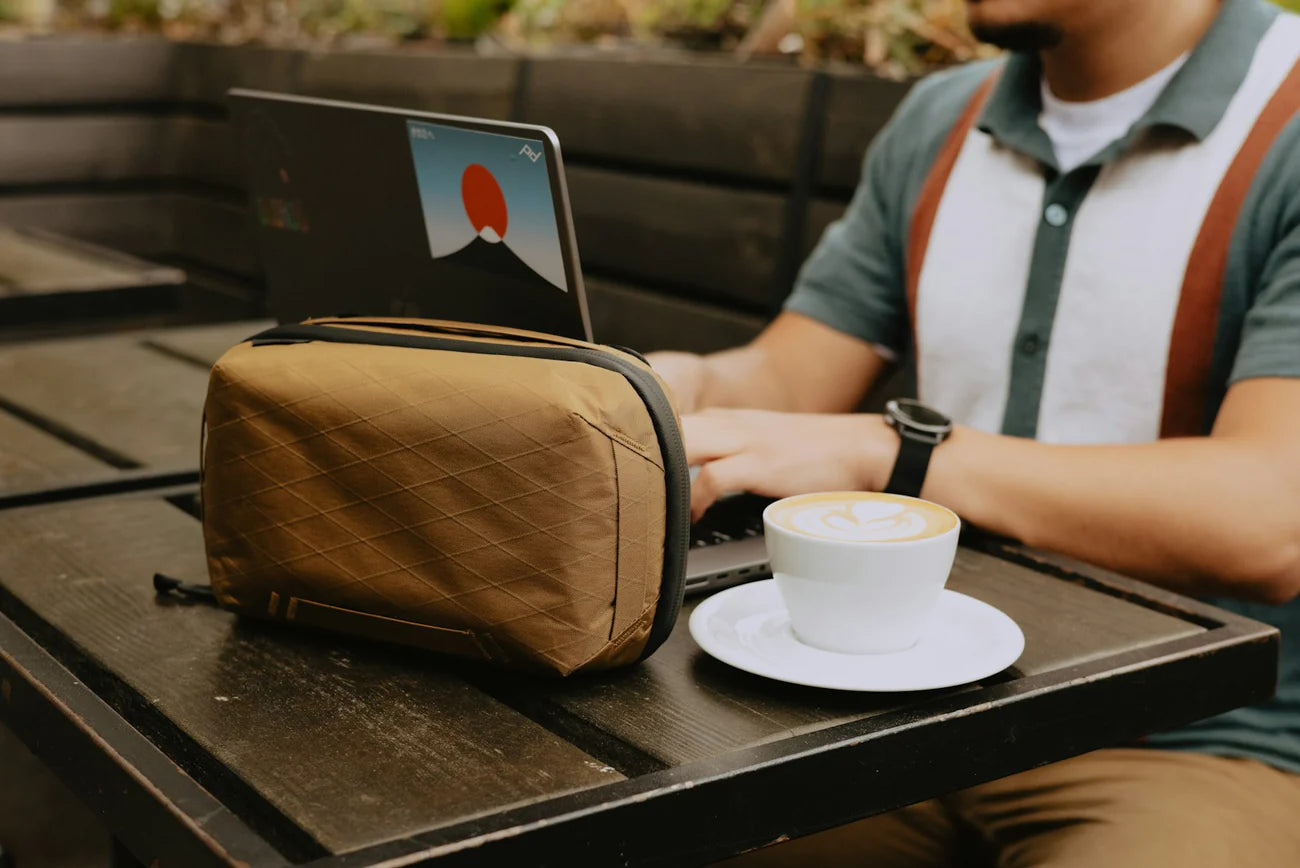 Organizér Peak Design Tech Pouch Small - Coyote X-Pac - iSTYLE.cz