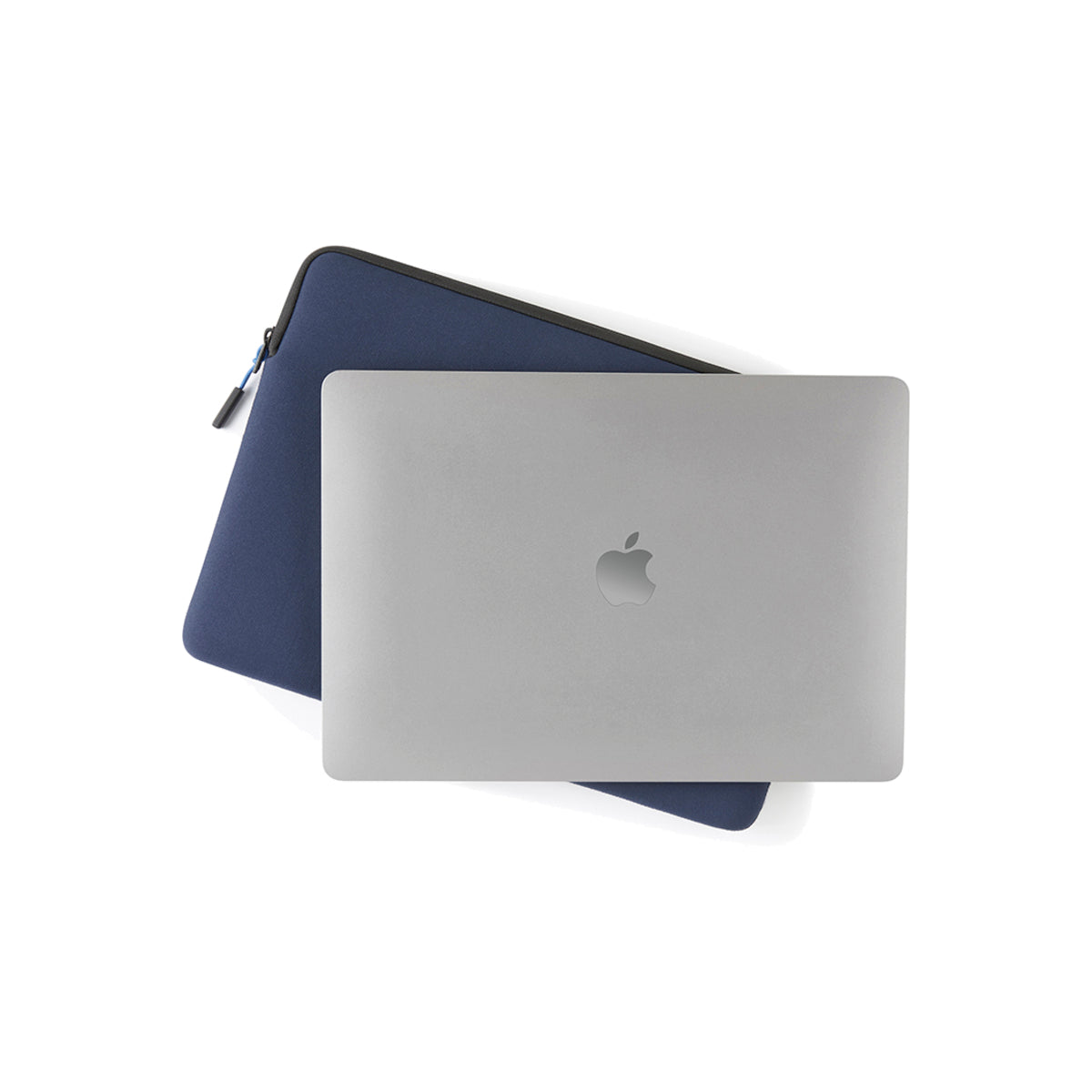 Obal pro MacBook Pro 14“/Air 13,6“ Pipetto Classic Fit Sleeve - tmavě modrý - iSTYLE CZ