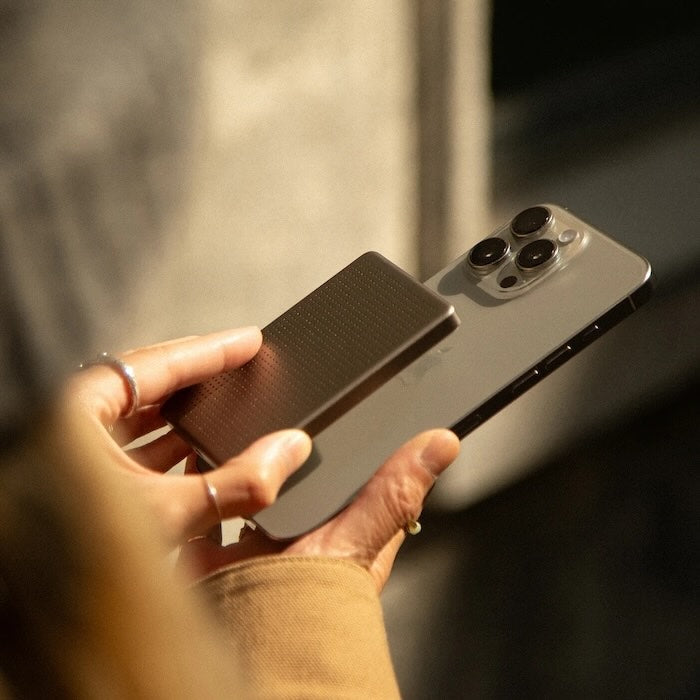 MagSafe powerbanka Native Union Active 5000mAh - bronzová - iSTYLE CZ