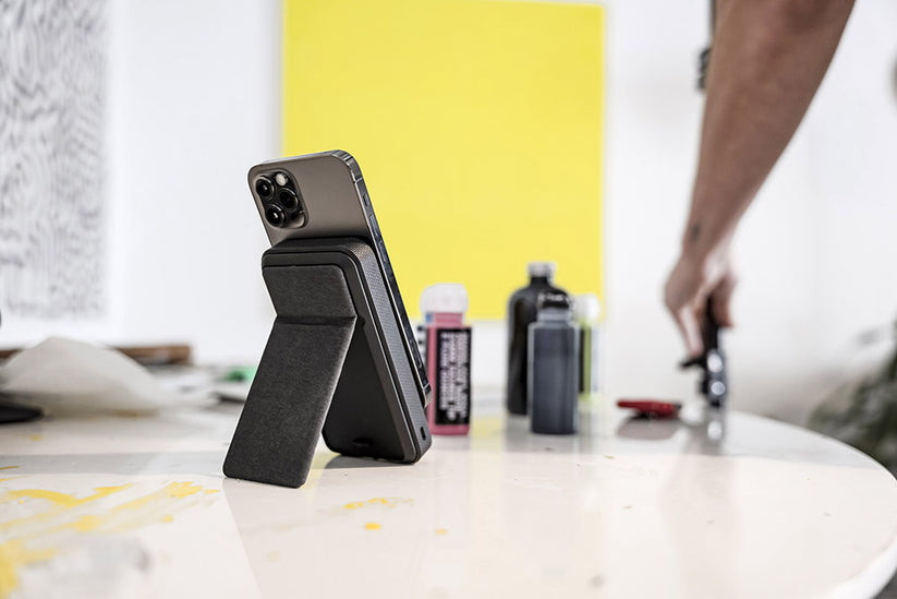 Powerbanka s integrovaným stojánkem Mophie Snap+ 10 000 mAh – černá - iSTYLE CZ
