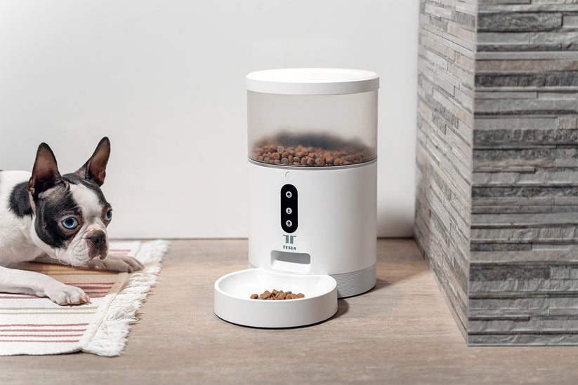 Chytrý dávkovač jídla Tesla Smart Pet Feeder