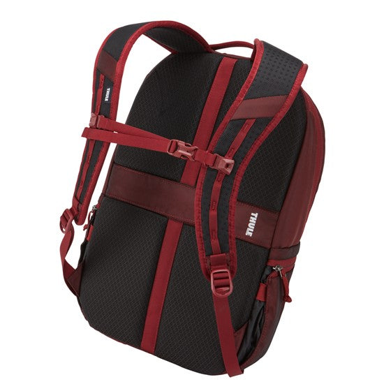Batoh Thule Subterra 23 TSLB315EMB - vínově červený