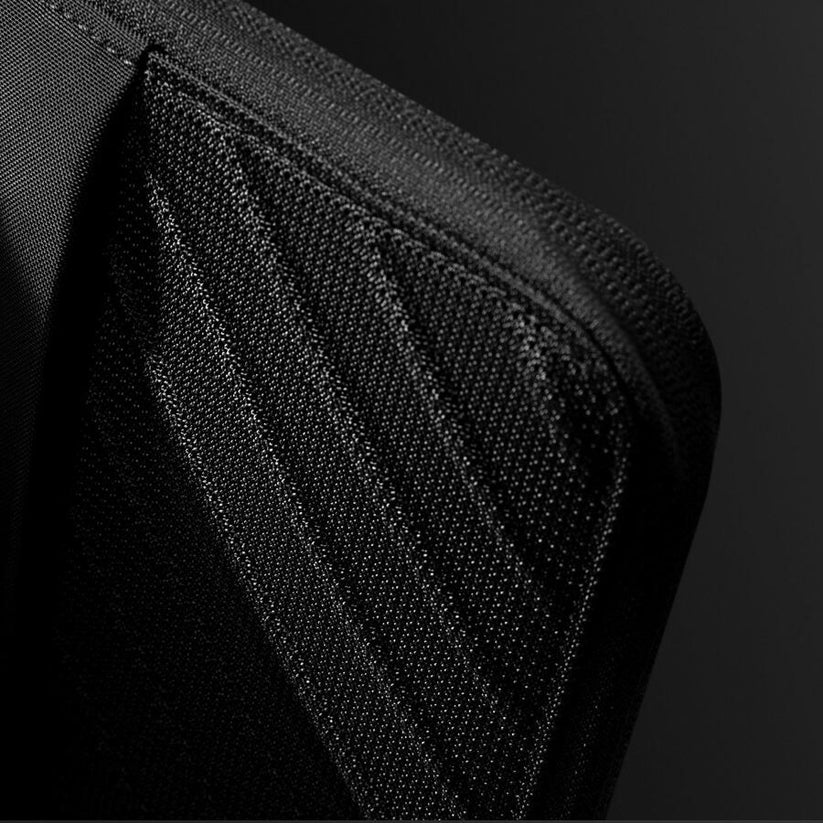 Pouzdro pro MacBook 16" tomtoc Voyage-A16 - černé - iSTYLE CZ