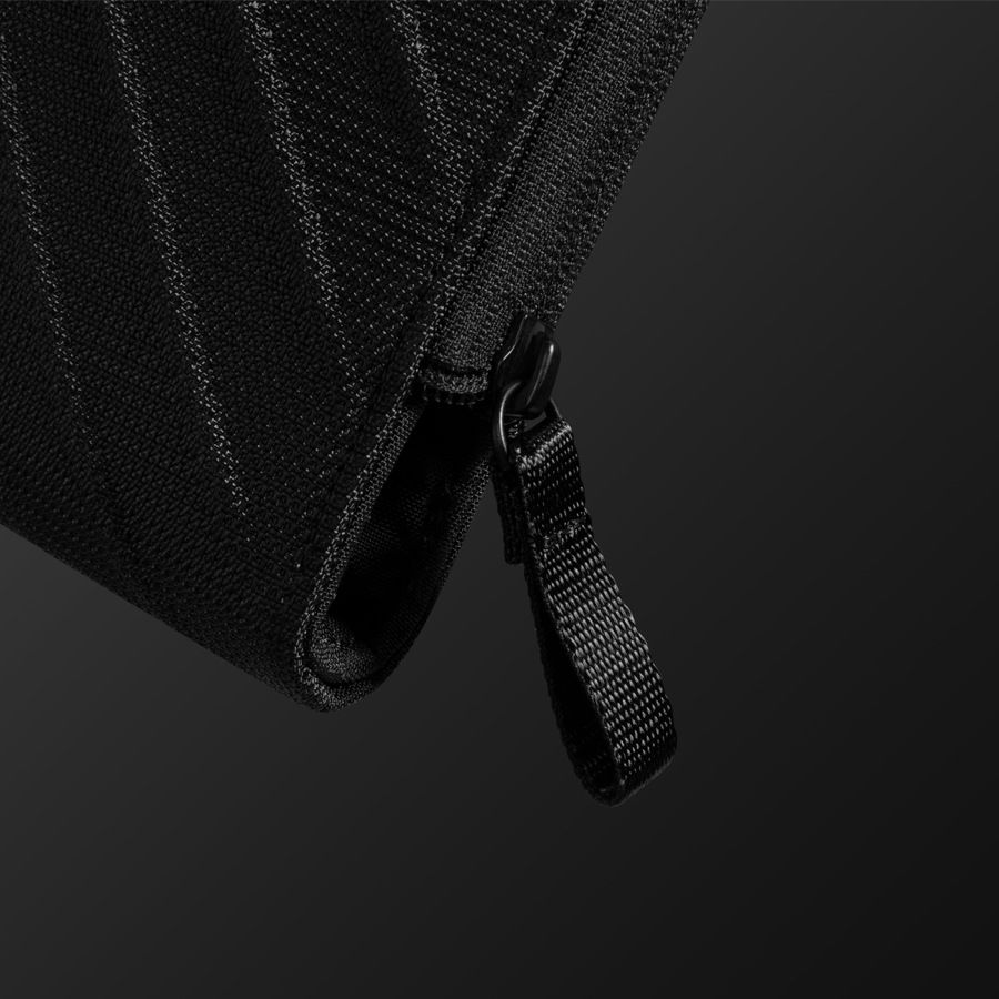 Pouzdro pro MacBook 16" tomtoc Voyage-A16 - černé - iSTYLE CZ