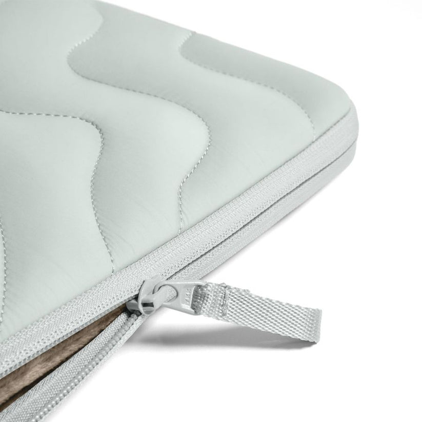 Pouzdro pro MacBook 13" tomtoc Terra-A27 - lakeshore - iSTYLE CZ