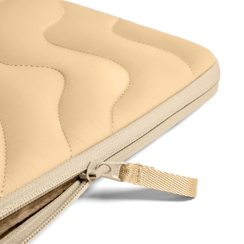 Pouzdro pro MacBook 13" tomtoc Terra-A27 - duna shade - iSTYLE CZ