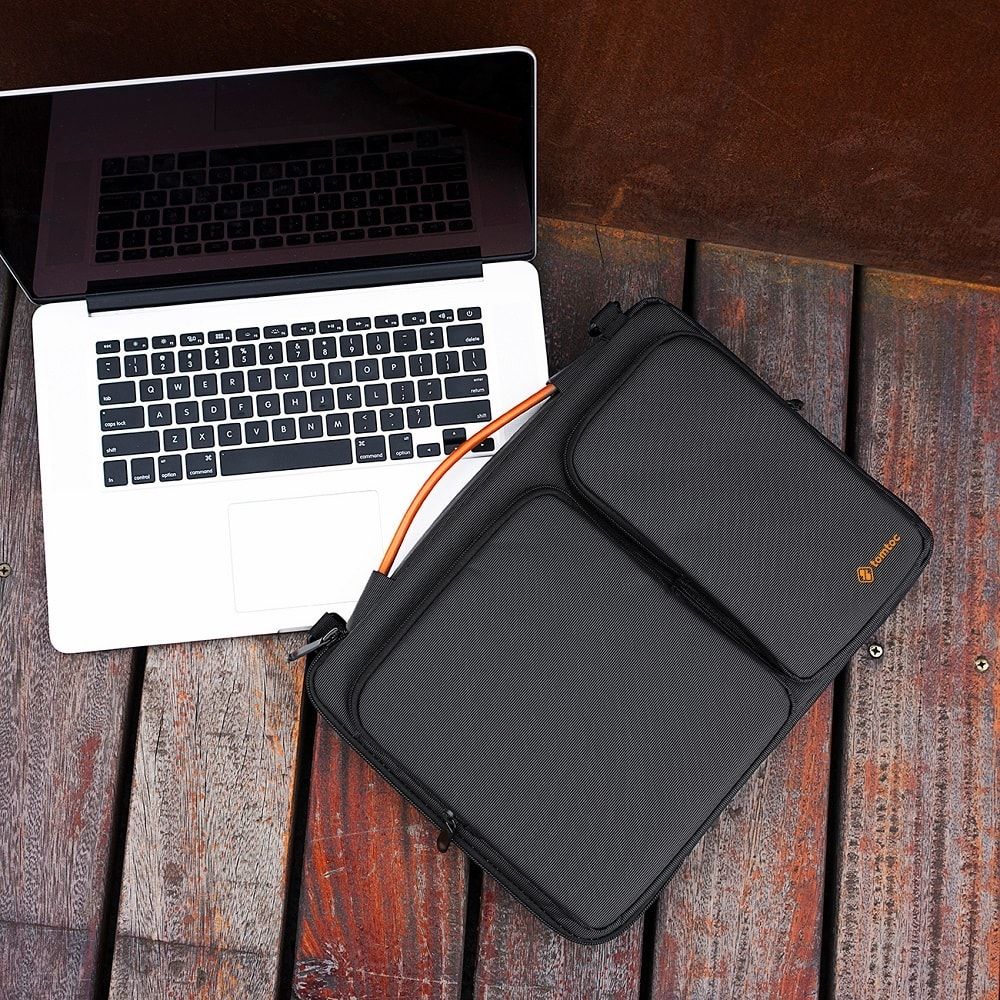 Brašna pro MacBook Pro 16" tomtoc Messenger - modrá - iSTYLE CZ