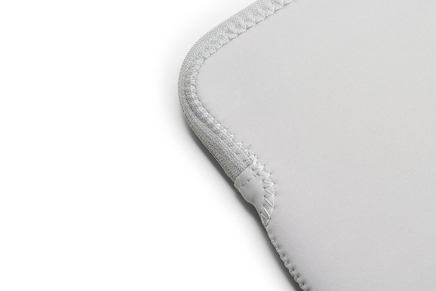 Pouzdro pro MacBook Pro 14" Trunk Neoprene Sleeve - stříbrné - iSTYLE CZ