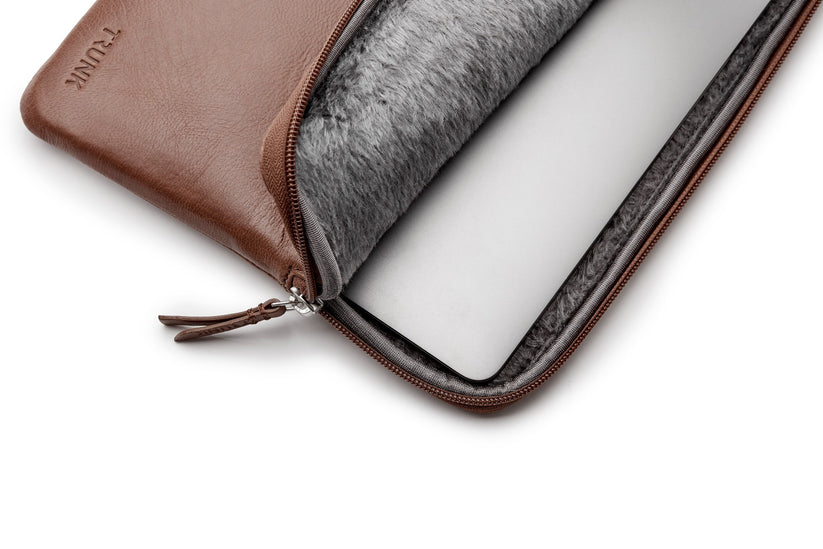 Pouzdro pro MacBook 13" Trunk Leather Sleeve - hnědé - iSTYLE CZ