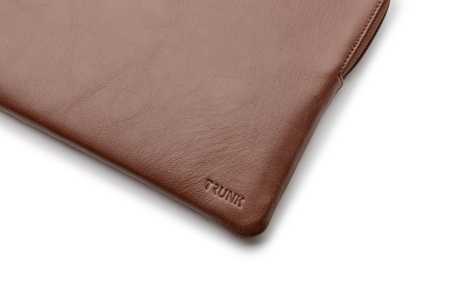 Pouzdro pro MacBook 13" Trunk Leather Sleeve - hnědé - iSTYLE CZ